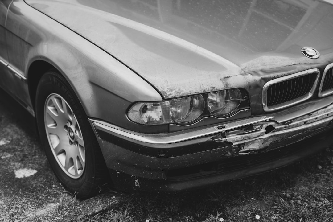 découvrez tout ce qu'il faut savoir sur l'assurance location de voiture : types de couvertures, conseils pour bien choisir et éviter les pièges lors de votre prochaine location.