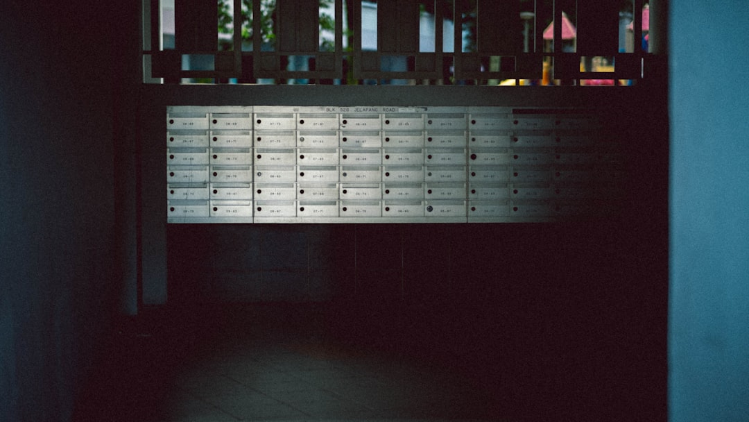 découvrez comment déposer un chèque facilement et en toute sécurité auprès de votre banque. guide étape par étape, conseils et réponses à vos questions sur le dépôt de chèque.