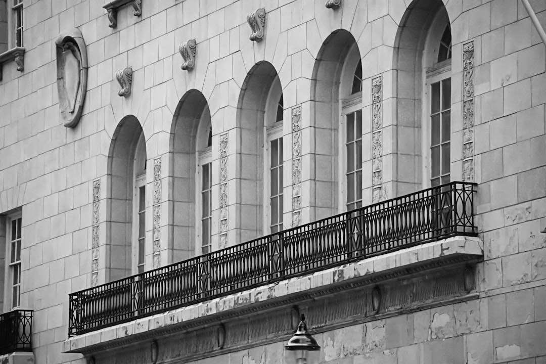 découvrez tout sur l'assurance civile : définition, utilité, garanties proposées et conseils pour bien choisir votre couverture en fonction de vos besoins personnels ou professionnels.