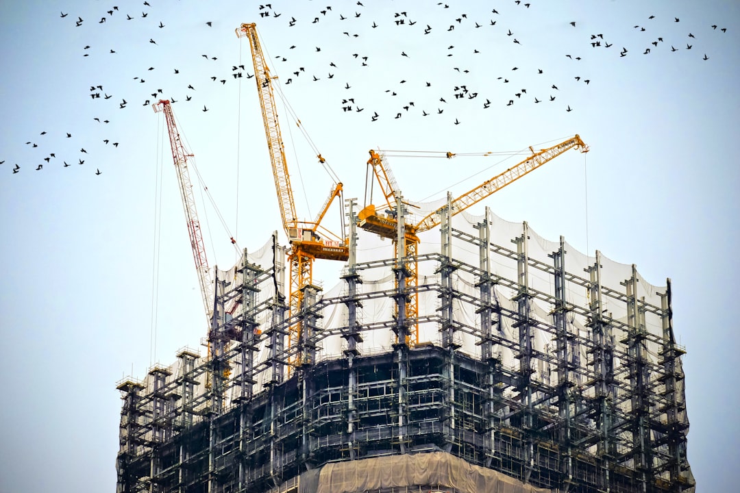 découvrez les meilleures pratiques et conseils essentiels pour assurer la sécurité sur les chantiers de construction. protégez vos équipes et respectez la réglementation grâce à des solutions efficaces en sécurité du bâtiment.