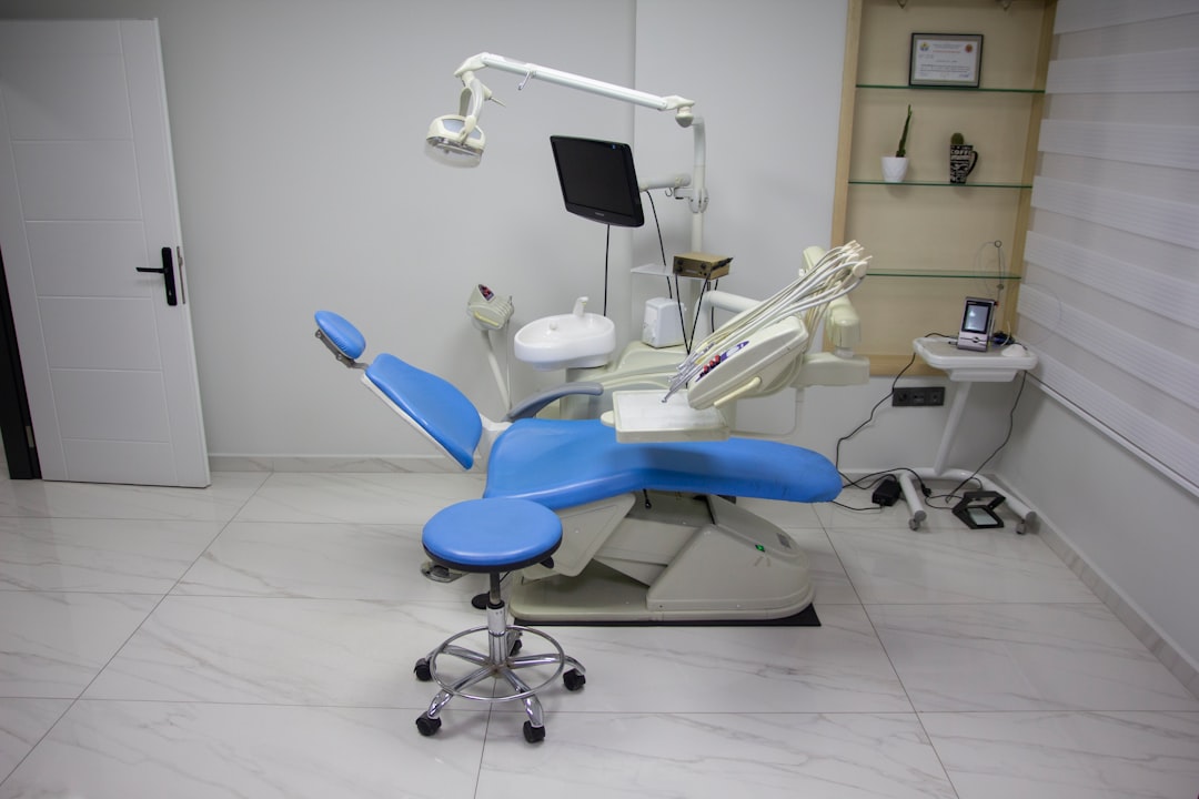 découvrez tout ce qu'il faut savoir sur le remboursement des soins dentaires : modalités, prise en charge par l’assurance maladie et les complémentaires santé, conseils pour optimiser vos remboursements.