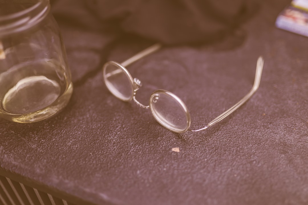 protégez vos lunettes contre la perte grâce à une assurance adaptée. découvrez comment une assurance pour lunettes perdues couvre vos frais de remplacement et vous apporte une tranquillité d’esprit au quotidien.