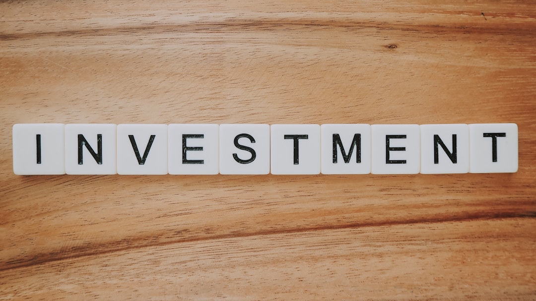 découvrez le concept de l’investissement durable : une approche responsable qui vise à générer des rendements financiers tout en respectant l’environnement, la société et la bonne gouvernance.