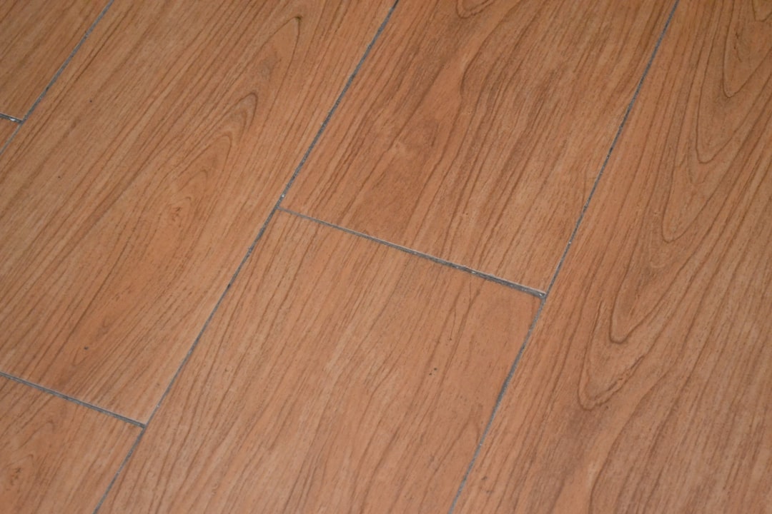 découvrez comment identifier, prévenir et réparer les différents types de dommages sur un carrelage de sol. conseils pratiques et solutions efficaces pour garder votre sol impeccable.